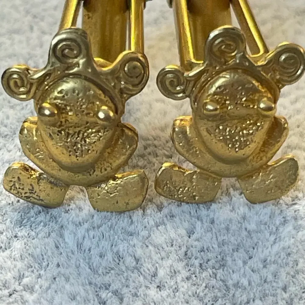 Other vintage gold